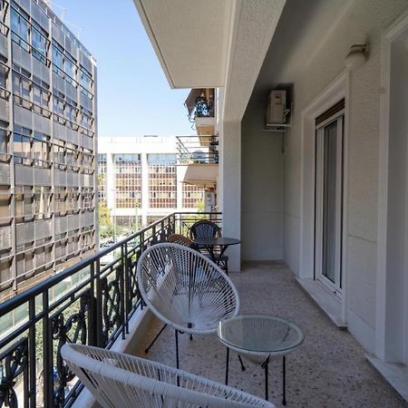 Vibrant Urban Getaway: Charming 2-Bedroom Near Bars, Parks, And Metro Athén Kültér fotó