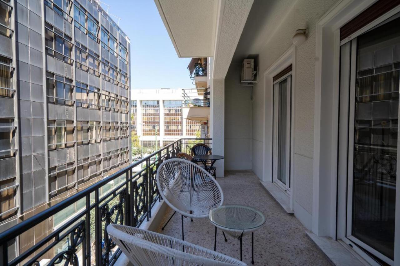 Vibrant Urban Getaway: Charming 2-Bedroom Near Bars, Parks, And Metro Athén Kültér fotó