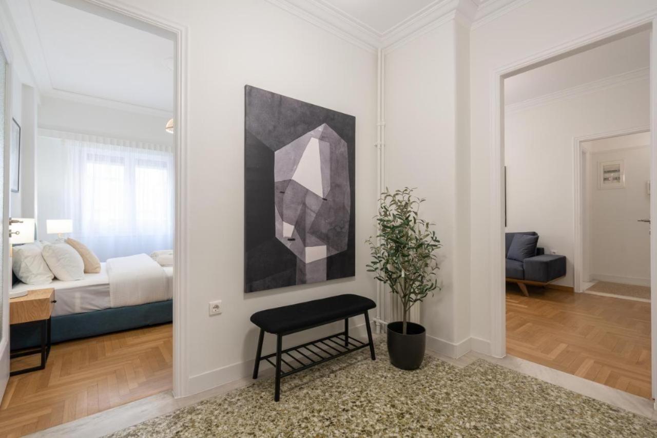 Vibrant Urban Getaway: Charming 2-Bedroom Near Bars, Parks, And Metro Athén Kültér fotó